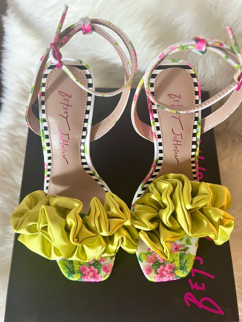 Betsey Johnson Elmira Ankle-Strap Sandals | size 6 | NWT - Picture 5 of 8